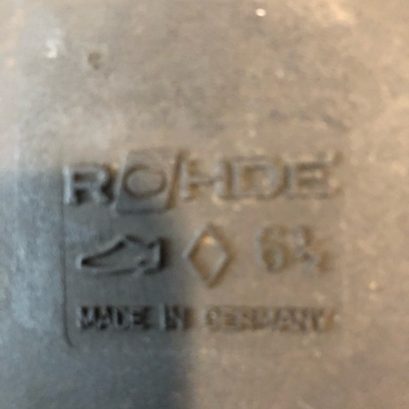 Rohde Cute And comfy black  snake print booties - Picture 7 of 7